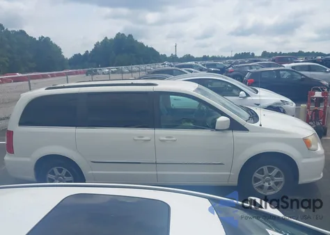 2012 Chrysler Town & Country Touring z USA, uszkodzony, nr VIN 2C4RC1BGXCR337591